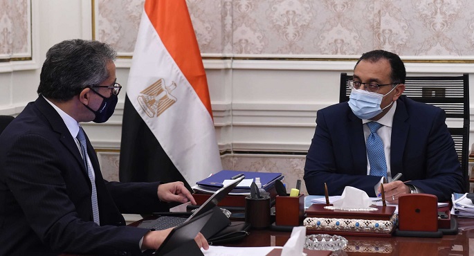 بالفيديو.. رئيس الوزراء يتابع ملفات عمل وزارة السياحة والآثار