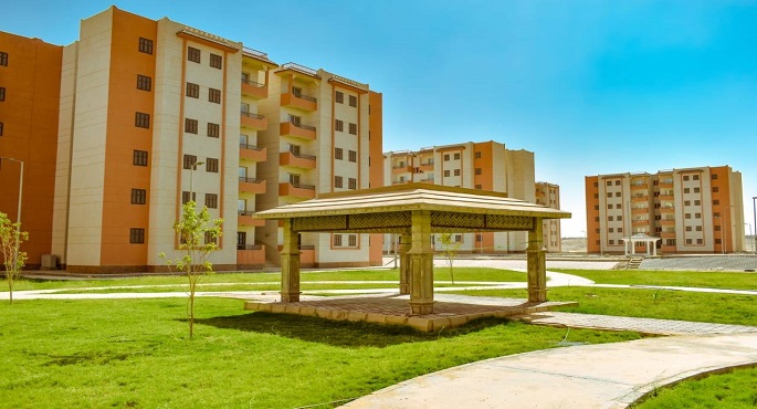 بالصور.. وزير الاسكان يستعرض تقريرا عن مشروعات المنيا الجديدة فى 2020