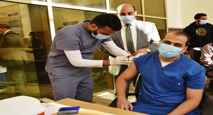 بالصور.. وزيرة الصحة: 1315 من الأطقم الطبية تلقوا الجرعة الأولى من لقاح فيروس كورونا بعدد من المستشفيات