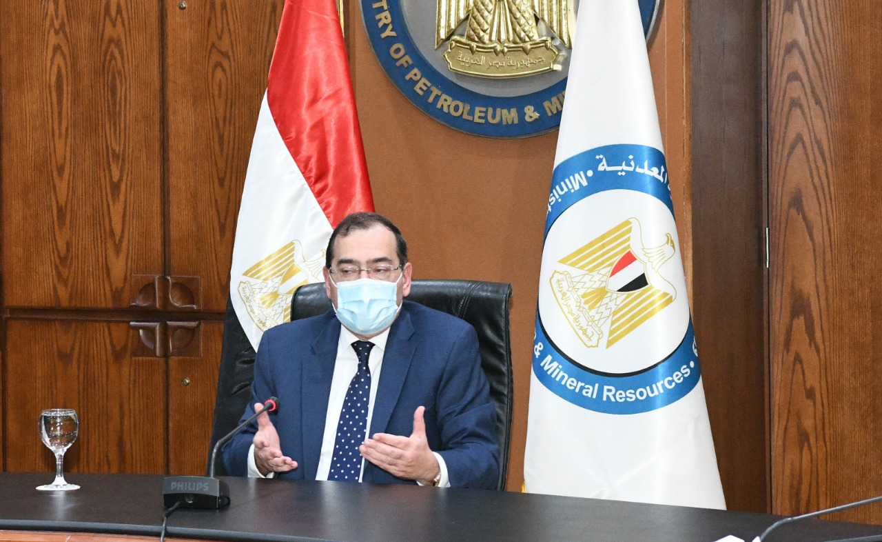 الملا : مليار دولار استثمارات لحقول بترول خالدة وقارون بالصحراء الغربية