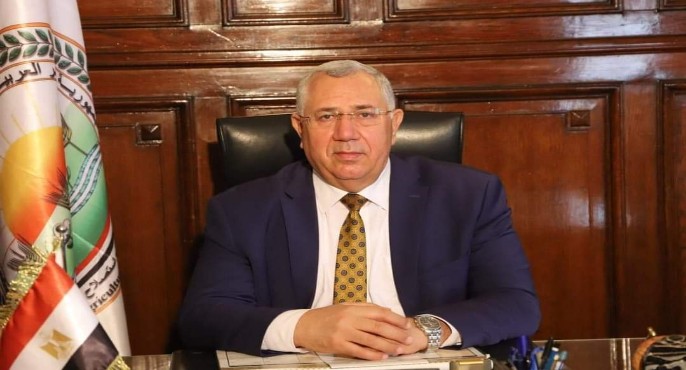 وزير الزراعة يبحث مع قيادات الوزارة خطة النهوض بالإنتاج الزراعي