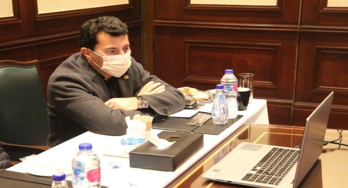 بالصور .. وزير الرياضة يجتمع مع روؤساء الوفود المشاركة في مونديال اليد لطمأنتهم على الإجراءات الصحية والتنظيمية من