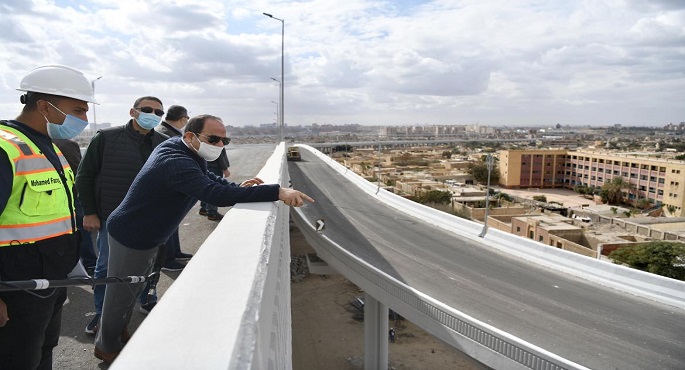 بالصور.. الرئيس السيسي يتفقد عددا من مشروعات تطوير القاهرة الكبرى ومحور الحضارات