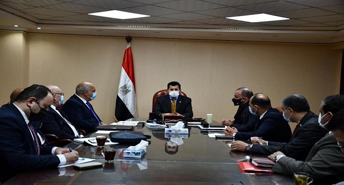 وزير الرياضة يناقش الاستعدادات الأولية لاستضافة بطولاتي العالم للسلاح والرماية