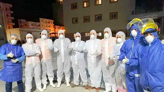 جامعة عين شمس تبدأ في تطعيم الأطقم الطبية في مستشفيات العزل بلقاح كورونا