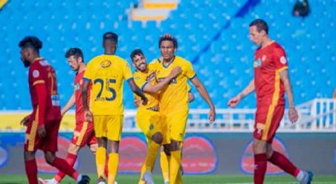 ثلاثية تاوامبا تقود التعاون للفوز على ضمك في الدوري السعودي