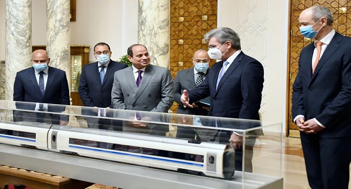 بالصور.. السيسي يبحث مع رئيس سيمنز تنفيذ مشروع القطار الكهربائي
