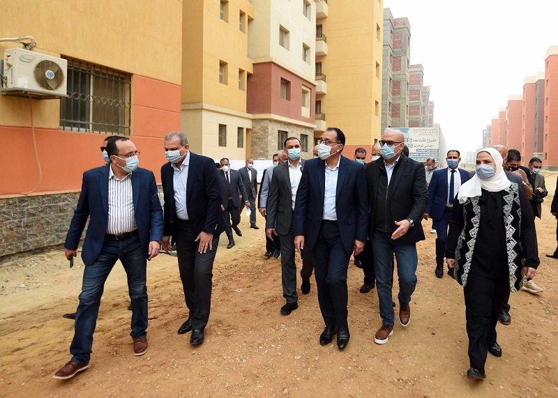 بالصور .. مدبولي يتفقد مشروع بديل العشوائيات بمدينة السلام ويكلف بعرض موقف تأثيث الوحدات المنتهية أسبوعياً