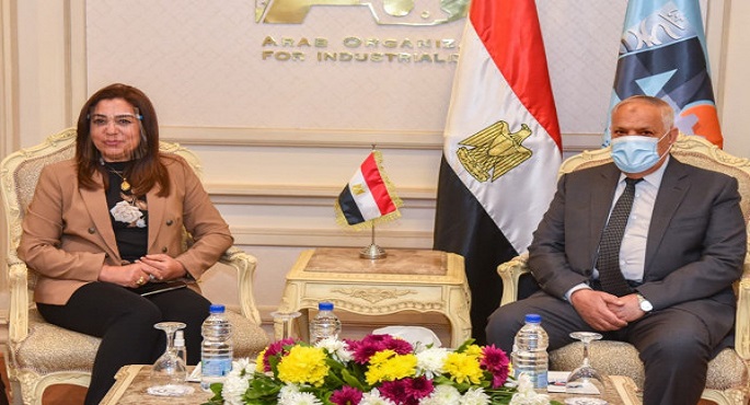 التراس يبحث مع محافظ دمياط اشتراك مدينة الأثاث في تأثيث الحي الحكومي بالعاصمة الإدارية