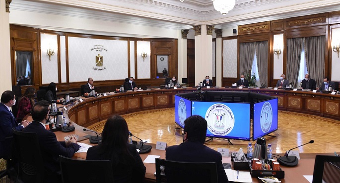 رئيس الوزراء يستعرض جهود البنك المركزي لتعزيز الشمول المالي ونظم الدفع الإلكترونية