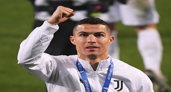 كريستيانو رونالدو يتلقى إشادة كأفضل هداف  بعد وصوله إلى الهدف 760