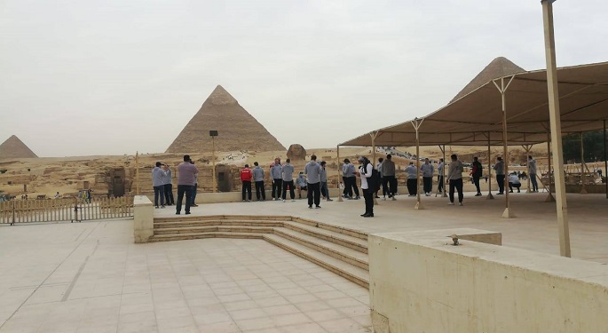 بالصور.. منتخب سويسرا لكرة اليد يزور منطقة آثار الهرم