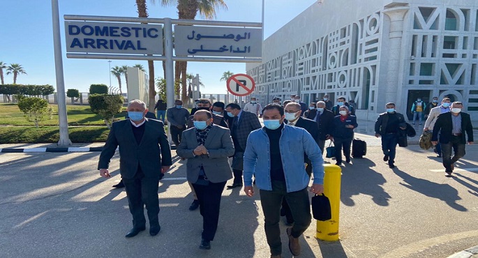 وزير التنمية المحلية يصل للأقصر لتفقد مشروعات برنامج الأغذية العالمي وتوقيع اتفاقية للتعاون المشترك