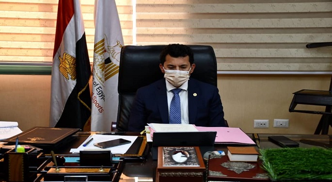 وزير الشباب والرياضة يوجه بإنهاء كل الإجراءات المتعلقة ببطولة العالم للسلاح