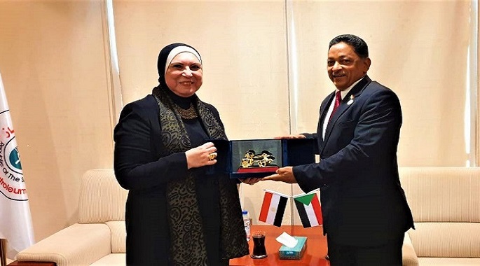 بالصور .. وزيرة التجارة والصناعة تختتم مباحثاتها مع كبار المسئولين بالحكومة السودانية