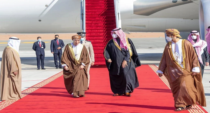 بالصور .. توالى وصول الوفود المشاركة في القمة الخليجية إلى مدينة العلا