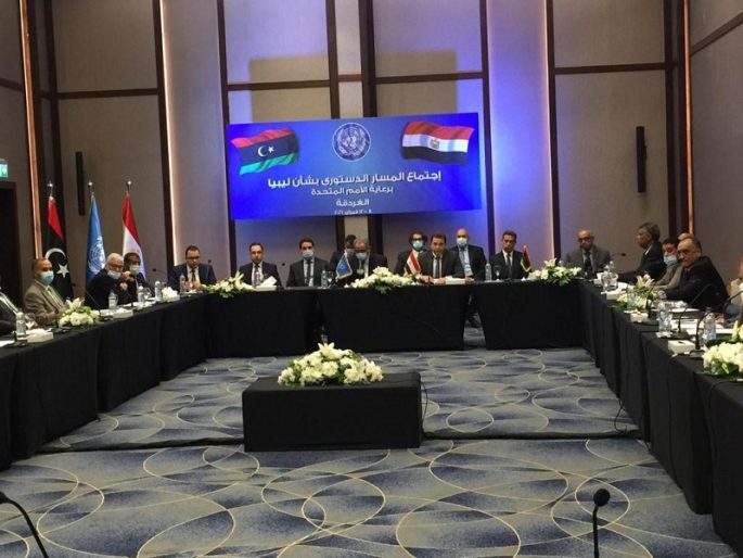 خلال اجتماعات المسار الليبي بالغردقة.. المشاركون يؤكدون ضرورة إجراء الاستفتاء مع تعديل المادة السادسة باعتماد نظام الدوائر الثلاث