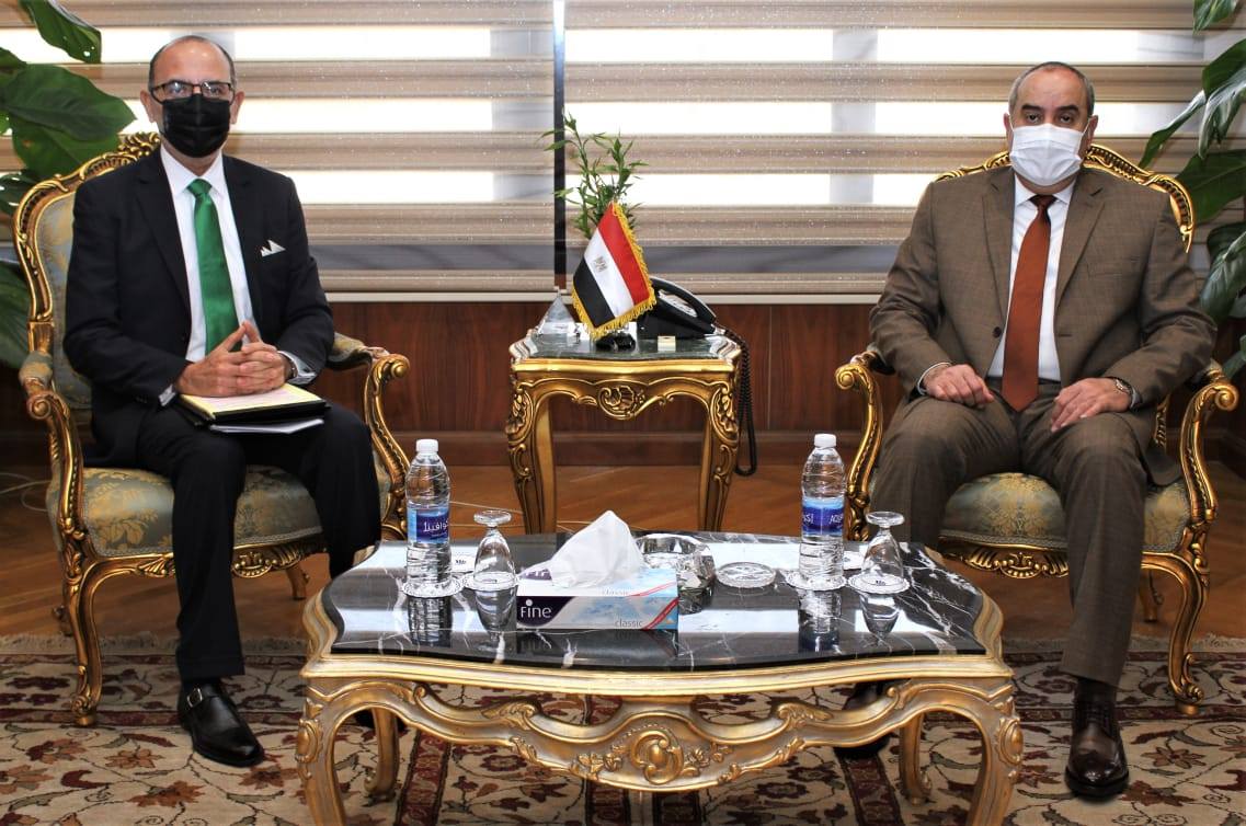 بالصور..وزير الطيران المدنى يستقبل سفير المكسيك بالقاهرة