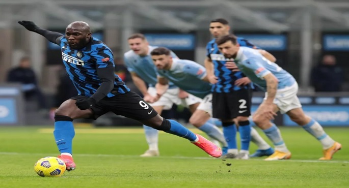 إنتر ميلان ينفرد بصدارة الدوري الإيطالي بفوزه على لاتسيو 3-1