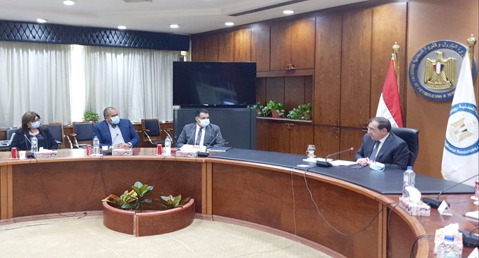 وزير البترول يبحث تعزيز التعاون مع غرفة التجارة الأمريكية