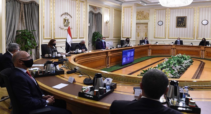 بالصور .. رئيس الوزراء: جهود تحسين نظام الرعاية الصحية وإقامة بنية تحتية للقطاع الطبي أسهمت في احتواء انتشار كورونا