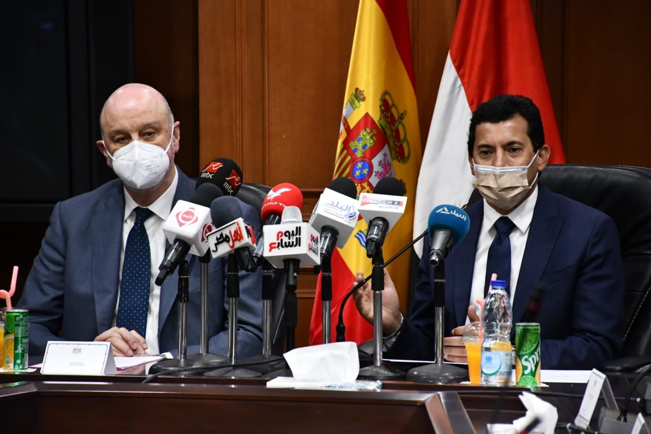 وزير الشباب والرياضة يعلن تفاصيل التعاون مع الوكالة الاسبانية من خلال مبادرة”كن رائد أعمال مبدع”