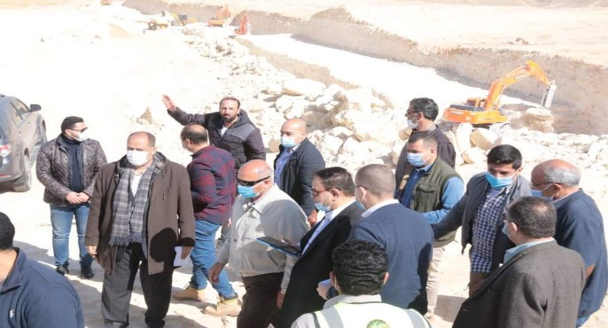 بالصور .. وزير النقل يتابع أعمال تنفيذ القطار الكهربائي السريع في المسافة من حلوان حتى العين السخنة