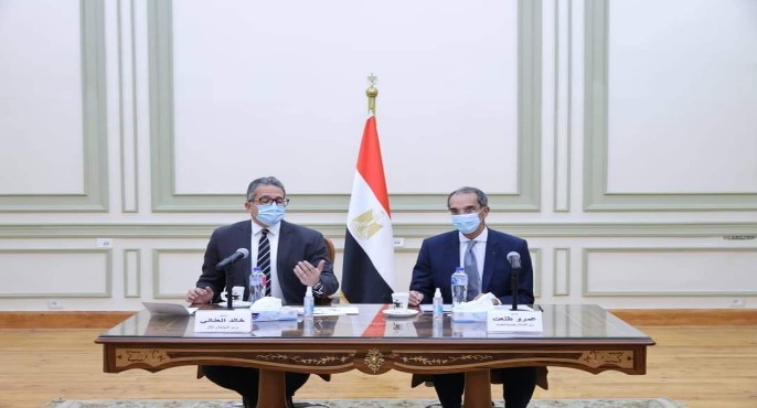 بالصور .. وزيرا السياحة والاتصالات يبحثان الموقف التنفيذى لمشروعات التحول الرقمي