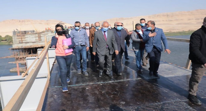 بالصور.. وزير النقل يتابع عددا من المشروعات التي تنفذها الوزارة بعدد من محافظات الوجه القبلي