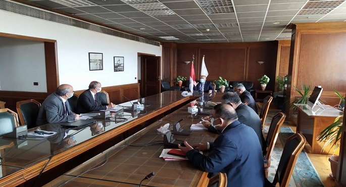 بالصور .. عبد العاطى يستعرض أعمال تأهيل الترع بالقرى المشمولة بالمبادرة الرئاسية “حياة كريمة”