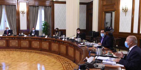 رئيس الوزراء يستعرض مقترح الخطة الاستثمارية لوزارة النقل للعام المالي 2021-2022