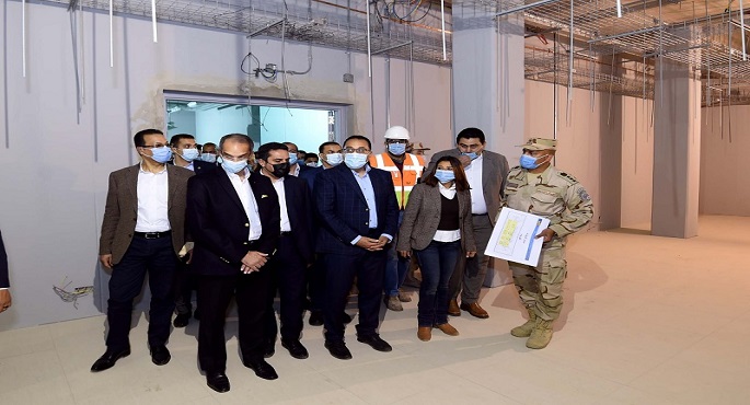 بالصور .. رئيس الوزراء يتفقد مركز معلومات ومدينة المعرفة بالعاصمة الإدارية الجديدة