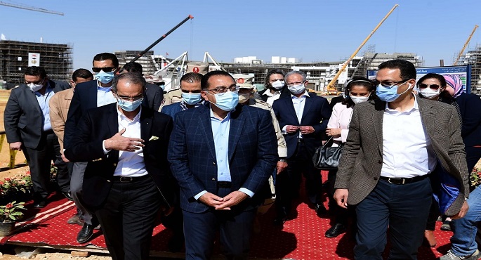 بالصور .. رئيس الوزراء يتفقد منطقة الأبراج والحديقة المركزية وحى جاردن سيتي بالعاصمة الإدارية الجديدة
