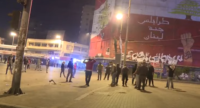 لبنان: مواجهات بين محتجين وقوى الأمن أمام المحكمة العسكرية على خلفية مظاهرات طرابلس