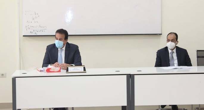 بالصور.. وزير التعليم العالي يترأس اجتماع مجلس شئون المعاهد