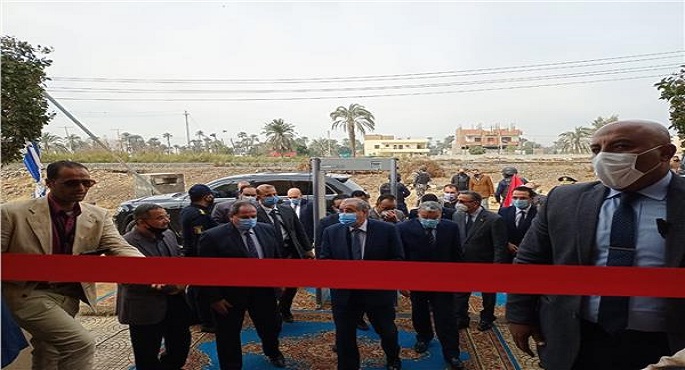 بالصور..وزير التموين ومحافظ المنيا يفتتحان 3 مراكز مطورة لخدمات المواطنين