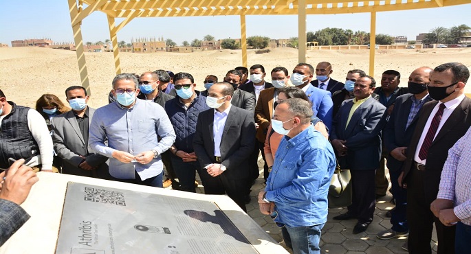 بالصور.. وزير السياحة والآثار يفتتح مشروعي ترميم وتطوير معبد أتريبس ومقابر الحواويش بسوهاج
