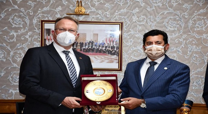 بالصور.. وزير الشباب يشهد توقيع بروتوكول تعاون لدعم وبناء قدرات شباب مصر