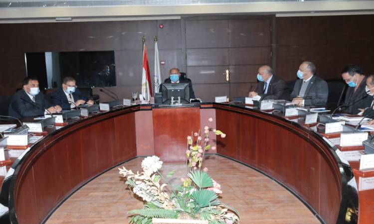 بالصور.. وزير النقل يترأس اجتماع الجمعية العمومية العادية للشركة المصرية لإدارة وتشغيل مترو الأنفاق عن السنه المالية المنتهية فى 2019/2020