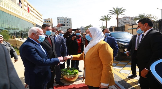 وزيرة التضامن ومحافظ بورسعيد يفتتحان وحدة التضامن الاجتماعي بجامعة بورسعيد