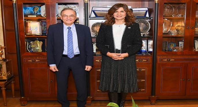 وزيرة الهجرة تستقبل خبيرًا مصريًا بالخارج في مجال ميكنة منظومة التأمين الصحي بفرنسا