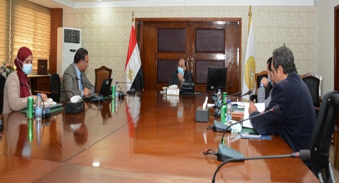 بالصور.. وزير التنمية المحلية يبحث مع البنك الدولى آخر مستجدات برنامج التنمية المحلية بصعيد مصر