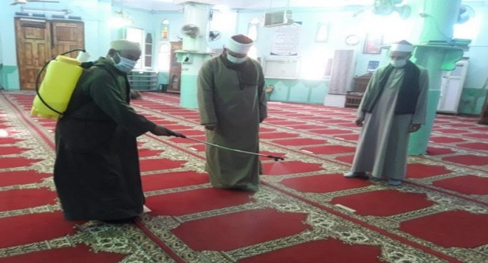 بالصور: الأوقاف تواصل حملتها لنظافة وتعقيم المساجد في جميع المديريات