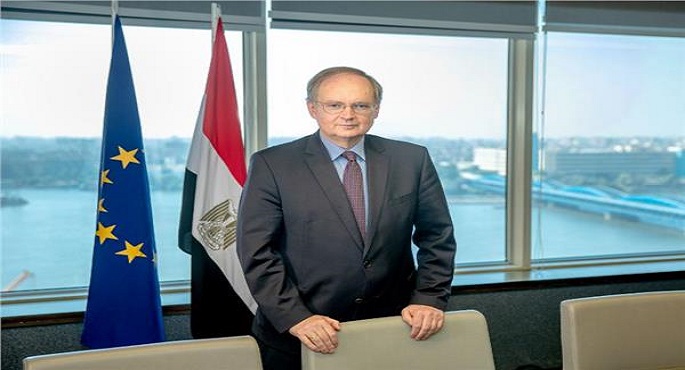 سفير الاتحاد الأوروبي في مصر يشيد بتعامل الحكومة مع جائحة كورونا