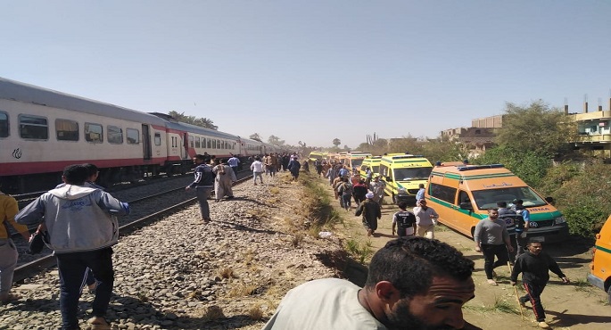 النائب العام يصل سوهاج لمعاينة موقع حادث تصادم القطارين