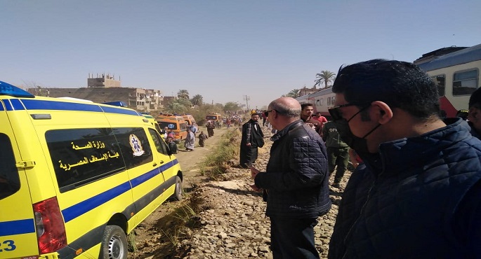 محافظ سوهاج يوجه بتوفير أقصى درجات الرعاية في إسعاف المصابين جراء حادث تصادم قطارين بطهطا