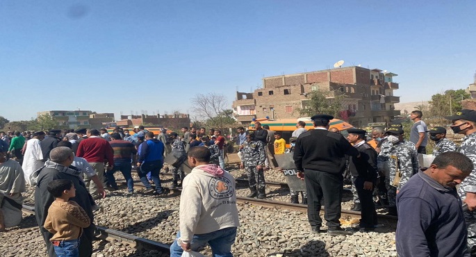 شيخ الأزهر ومفتي الجمهورية ينعيان ضحايا حادث تصادم قطاري سوهاج