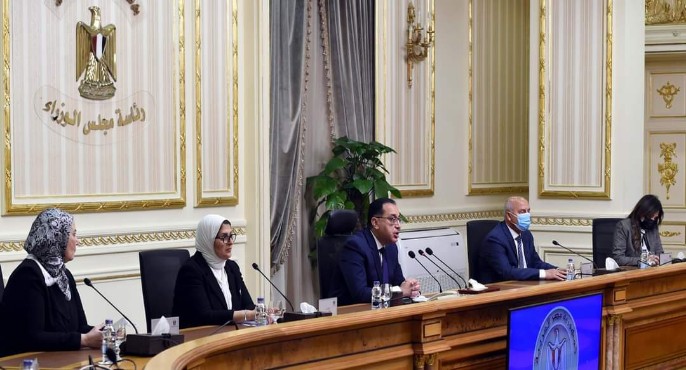 بالفيديو والصور .. مدبولى : الرئيس وجّه بسرعة صرف التعويضات الملائمة لأسر ضحايا حادث قطاري سوهاج .. نسابق الزمن لإعادة حركة الملاحة بقناة السويس