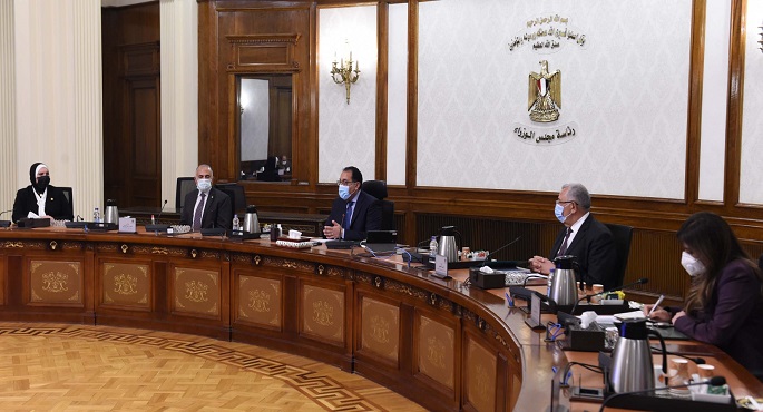 بالصور.. رئيس الوزراء يتابع خطوات التوسع فى منظومة الري الحديث