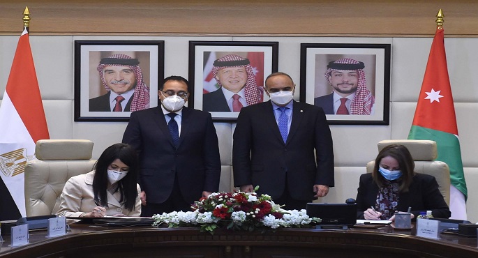 بالصور.. رئيسا وزراء مصر والأردن يشهدان التوقيع على 7 وثائق لتعزيز التعاون المشترك بين البلدين